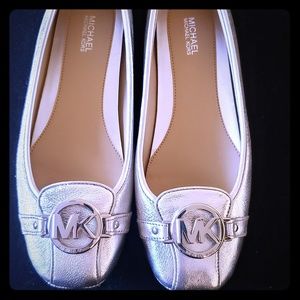 Micheal Kors flats